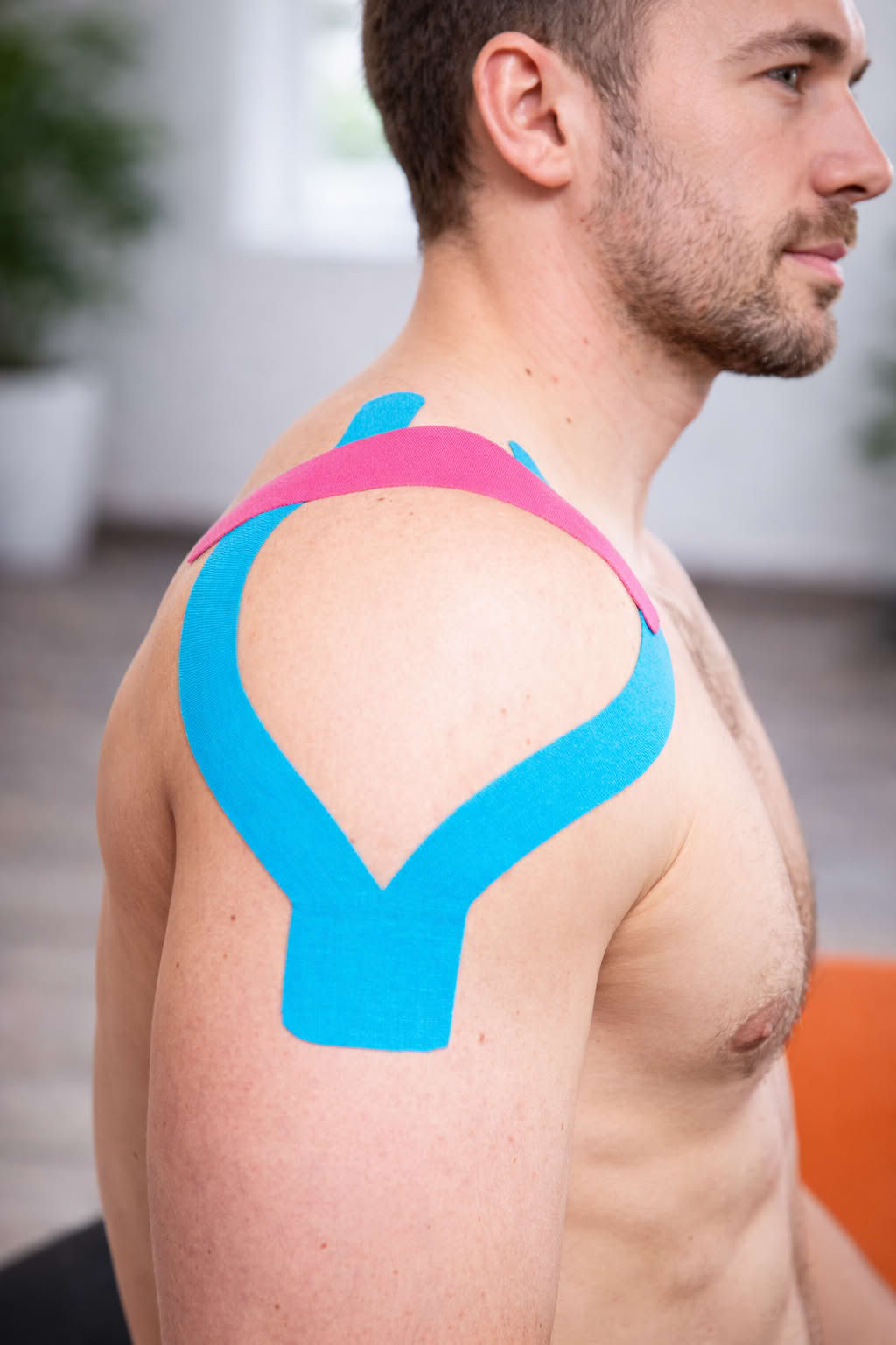 Tejpování ramene – kineziotejp na rameni